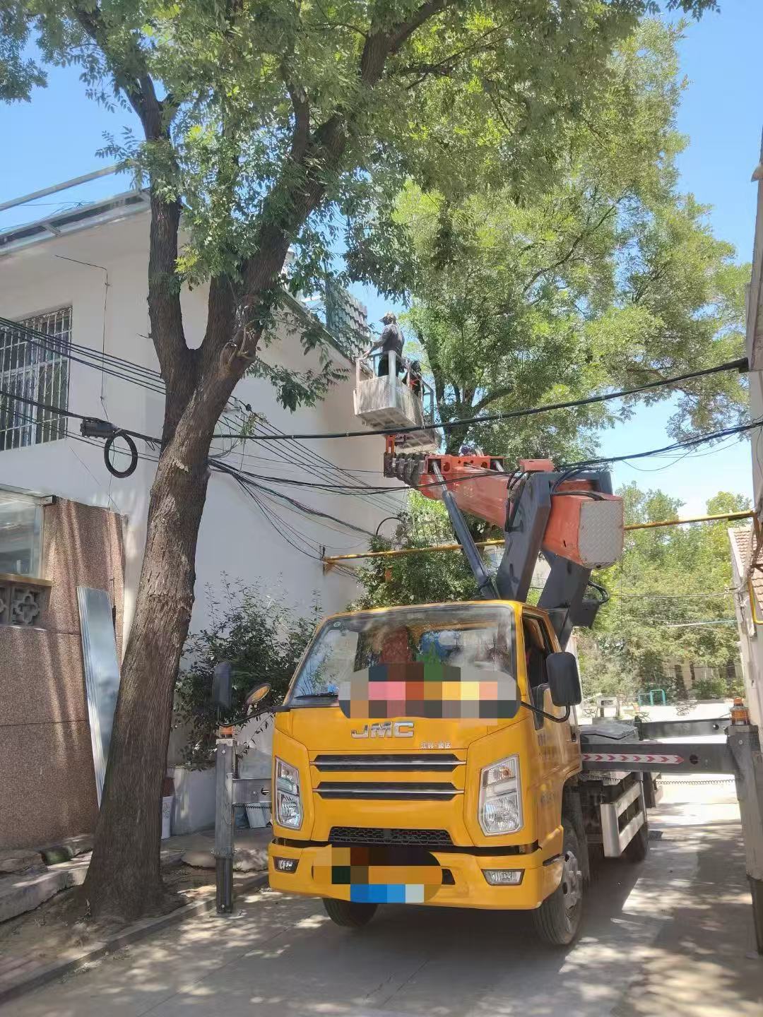 巩义市高空作业车能吊装重物吗？最大承载多少公斤？