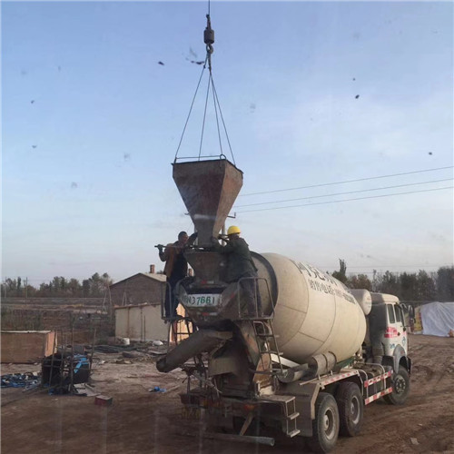 巩义市“精准瞄准”—— 吊车的 “定位导航” 技术